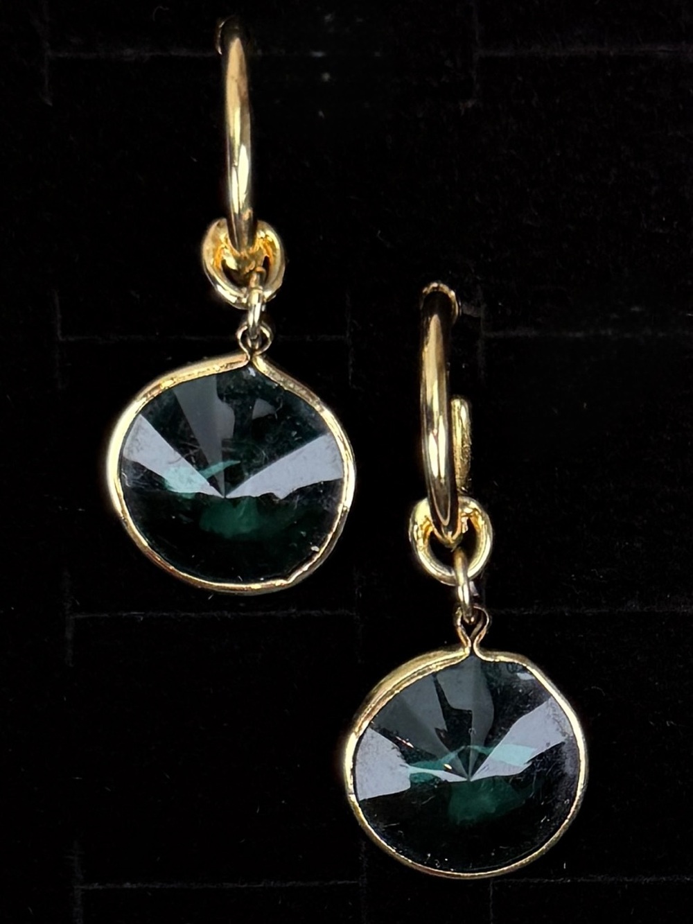 Vintage Gold Tone Green Faceted Crystal Dangle Hoop Pierced Earrings